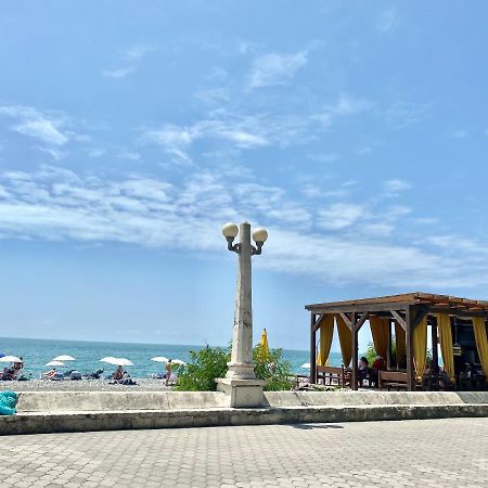 Квартира 1-Комнатная - До Моря 2 Мин - В Центре Suhumi Exterior foto