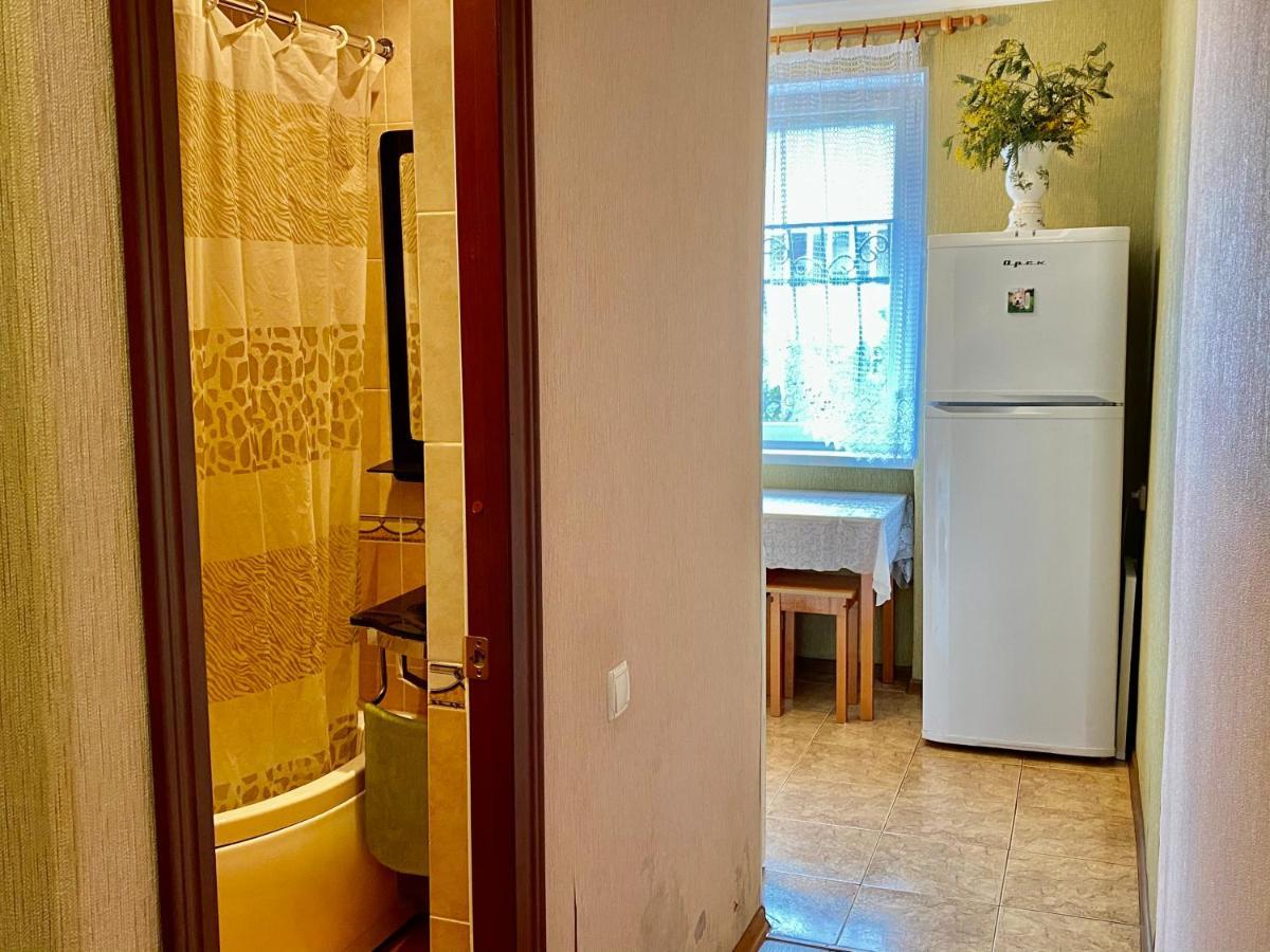 Квартира 1-Комнатная - До Моря 2 Мин - В Центре Suhumi Exterior foto