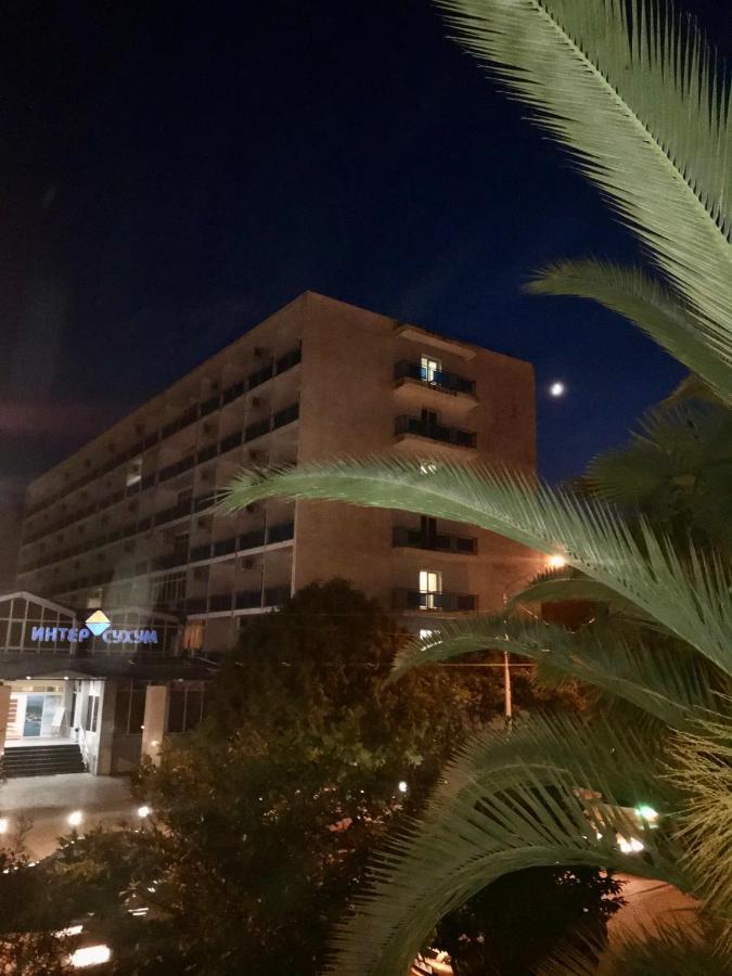 Квартира 1-Комнатная - До Моря 2 Мин - В Центре Suhumi Exterior foto