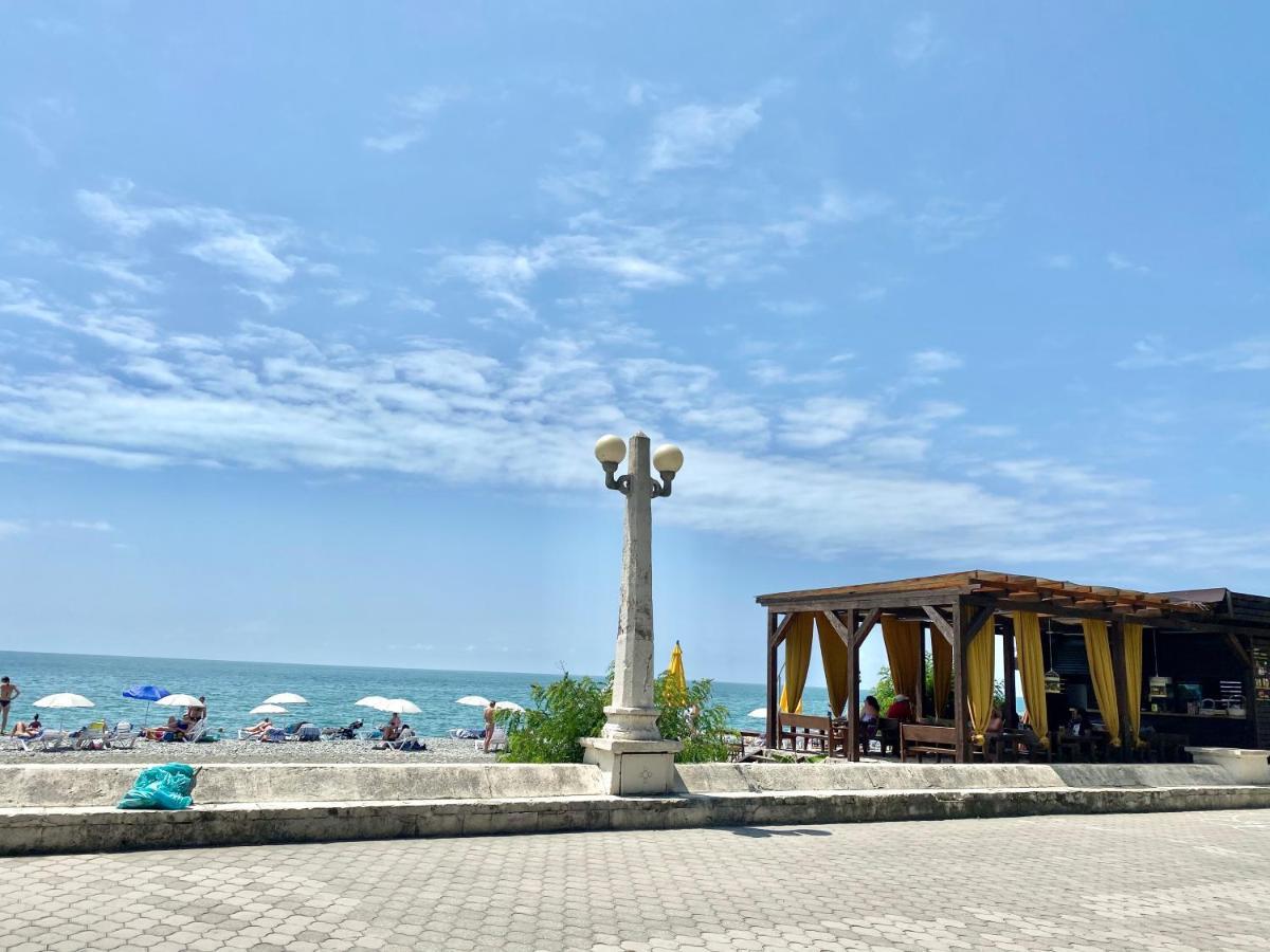 Квартира 1-Комнатная - До Моря 2 Мин - В Центре Suhumi Exterior foto